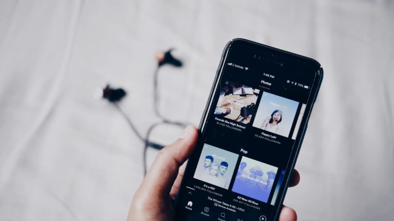 6 Aplikasi Pemutar Musik di HP Terbaik Android dan iOS